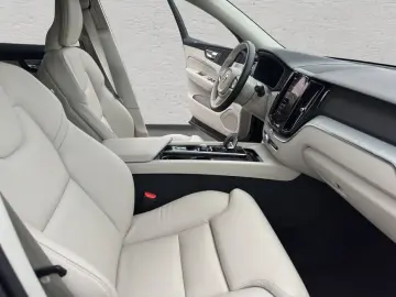 VOLVO XC60 B5 AWD Leder-Beige ACC BLIS