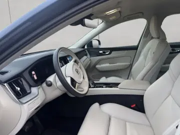 VOLVO XC60 B5 B AWD Core  Leder  Driver Assistance