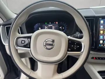 VOLVO XC60 B5 B AWD Core  Leder  Driver Assistance