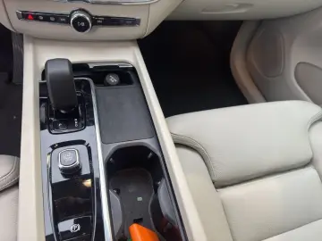 VOLVO XC60 B5 B AWD Core  Leder  Driver Assistance