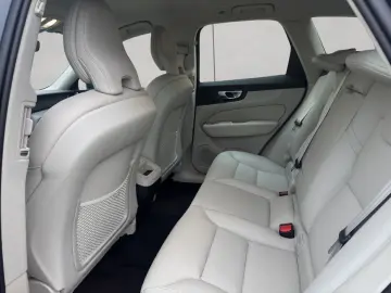 VOLVO XC60 B5 B AWD Core  Leder  Driver Assistance