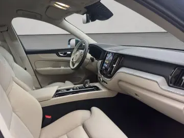 VOLVO XC60 B5 B AWD Core  Leder  Driver Assistance