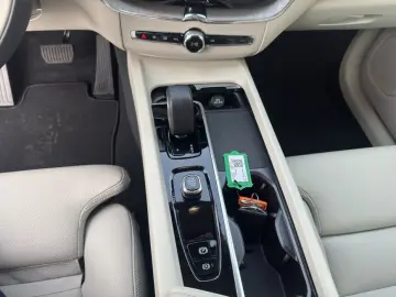 VOLVO XC60 B5 AWD Aut Leder-Beige Voll-LED 19'&…