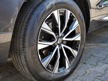VOLVO XC60 B5 Benzin AWD Plus Bright SHZ H K HGSD AHK