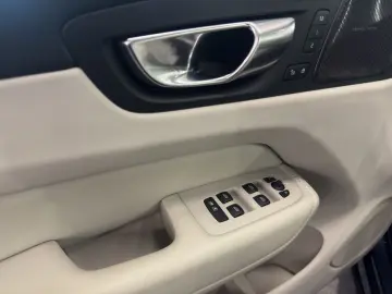 VOLVO XC60 B5 B AWD Core  Leder   Driver Assistance
