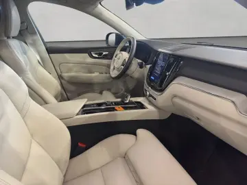 VOLVO XC60 B5 B AWD Core  Leder   Driver Assistance