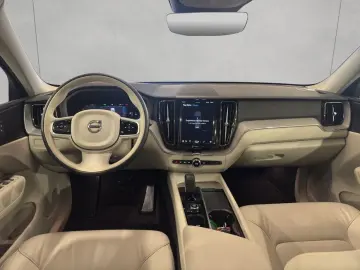 VOLVO XC60 B5 B AWD Core