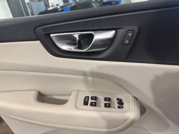 VOLVO XC60 B5 B AWD Core