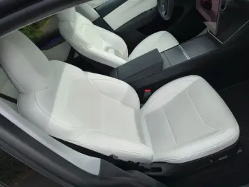 TESLA Model Y Long Range AWD MwSt. Tesla Gar. Weiß