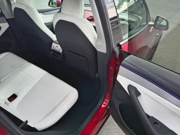 TESLA Model Y Long Range AWD MwSt. Tesla Gar. Weiß