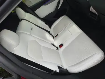 TESLA Model Y Long Range AWD MwSt. Tesla Gar. Weiß