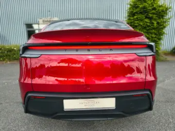 TESLA Model Y Long Range AWD MwSt. Tesla Gar. Weiß