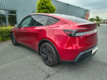 TESLA Model Y Long Range AWD MwSt. Tesla Gar. Weiß