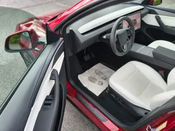 TESLA Model Y Long Range AWD MwSt. Tesla Gar. Weiß