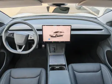 TESLA Model 3 Long Range AWD   AHK   19