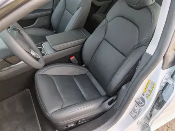 TESLA Model 3 Long Range AWD   AHK   19