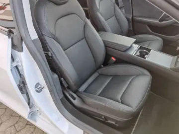TESLA Model 3 Long Range AWD   AHK   19
