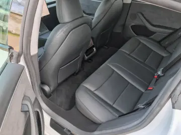 TESLA Model 3 Long Range AWD   AHK   19