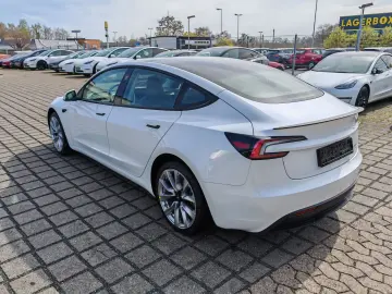 TESLA Model 3 Long Range AWD   AHK   19