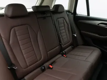 BMW X3 xD30e Kamera HUD DAB AHK Sport Komfort Leder