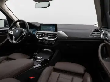BMW X3 xD30e Kamera HUD DAB AHK Sport Komfort Leder