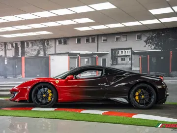 FERRARI 488 Pista   ORIGINALTY IN ITS PUREST FORM