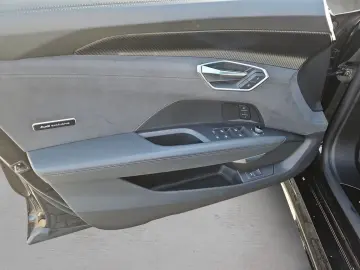 AUDI RS e-tron GT quattro  SOH 94% Matrix Pano HuD