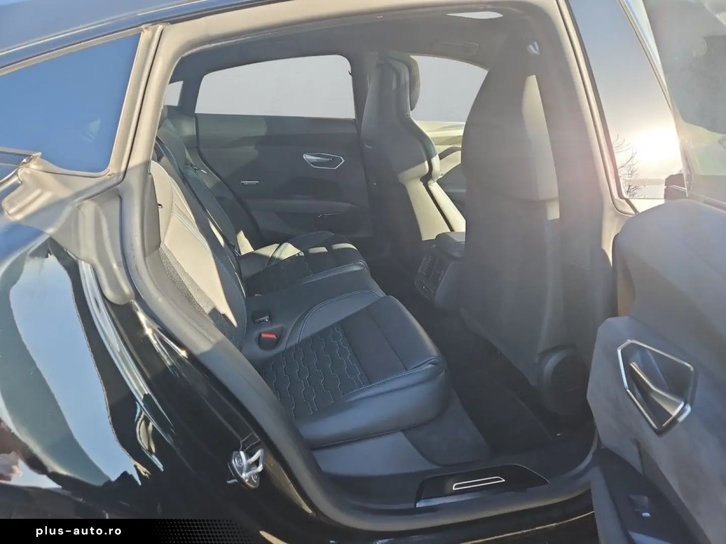 AUDI RS e-tron GT quattro  SOH 94% Matrix Pano HuD