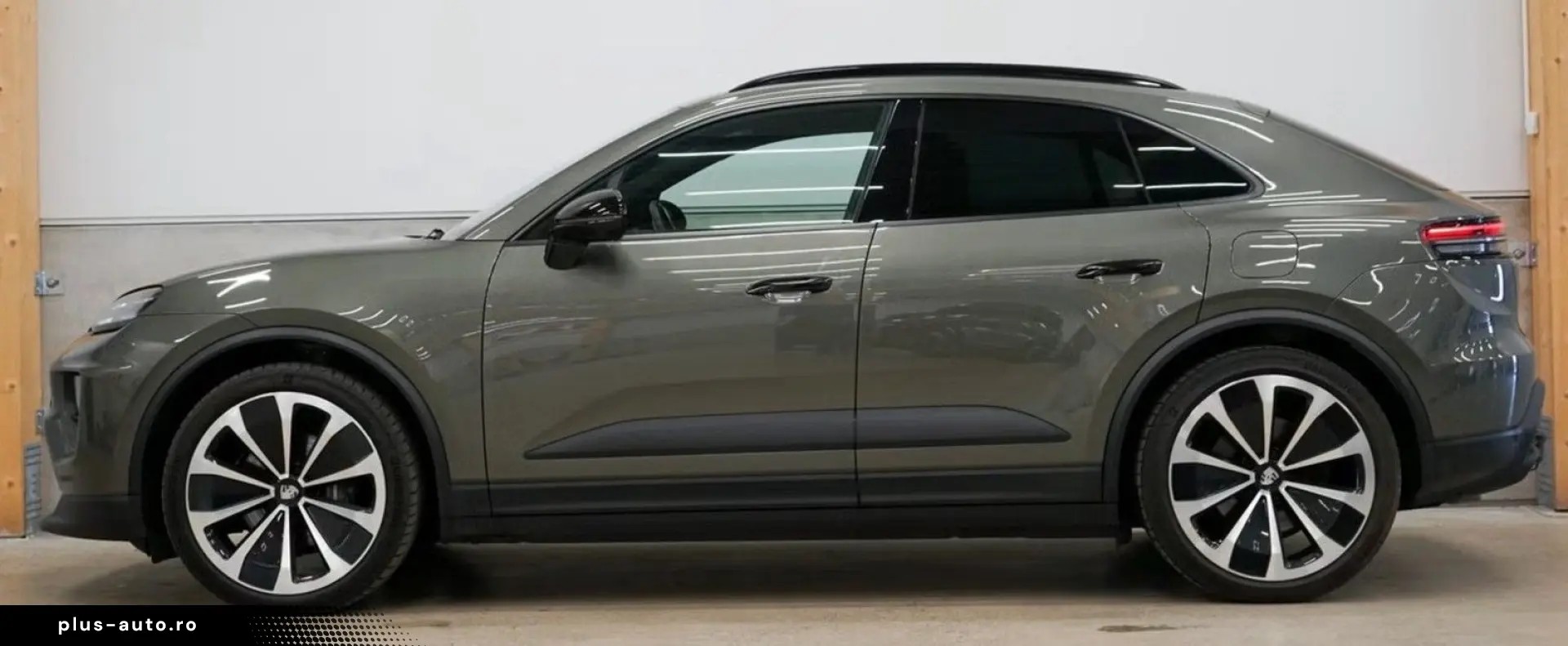 PORSCHE Macan Electric 4 PANO SPORT CHRONO PAKET