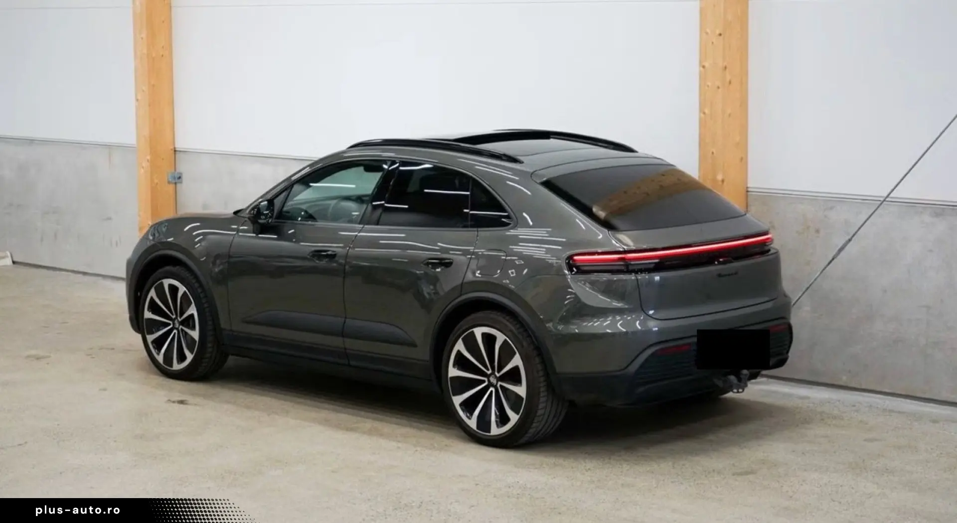PORSCHE Macan Electric 4 PANO SPORT CHRONO PAKET