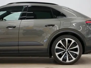 PORSCHE Macan Electric 4 PANO SPORT CHRONO PAKET