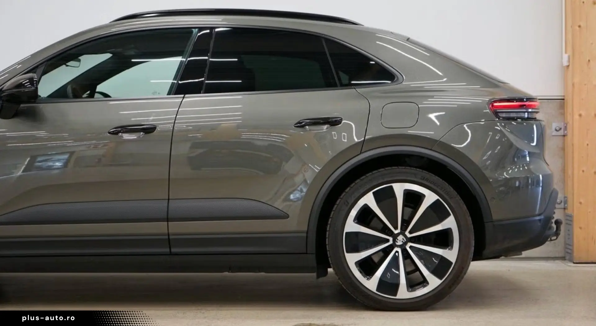 PORSCHE Macan Electric 4 PANO SPORT CHRONO PAKET