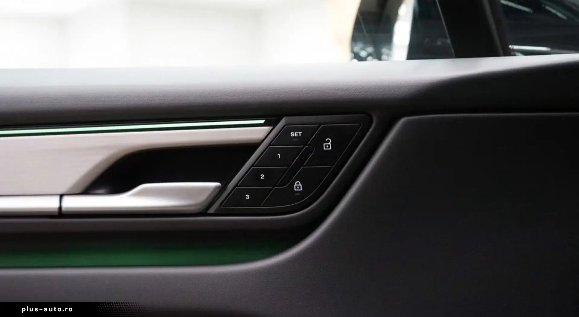 PORSCHE Macan Electric 4 PANO SPORT CHRONO PAKET