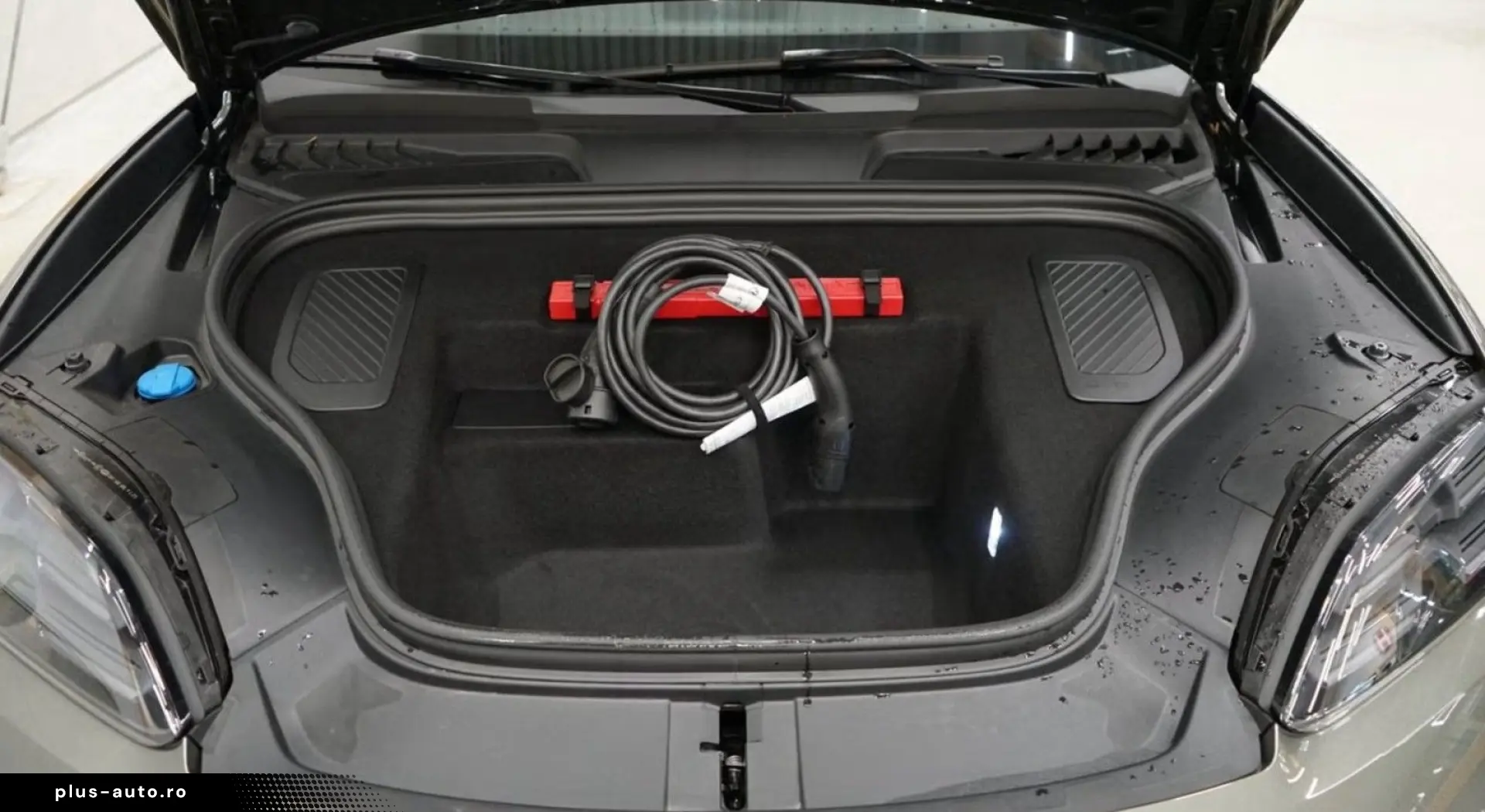 PORSCHE Macan Electric 4 PANO SPORT CHRONO PAKET