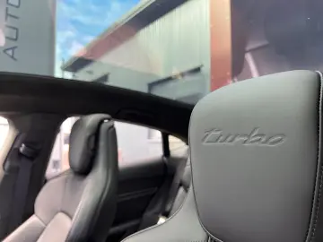 PORSCHE Taycan Turbo · Burmester · Hinterachs · Inno ·