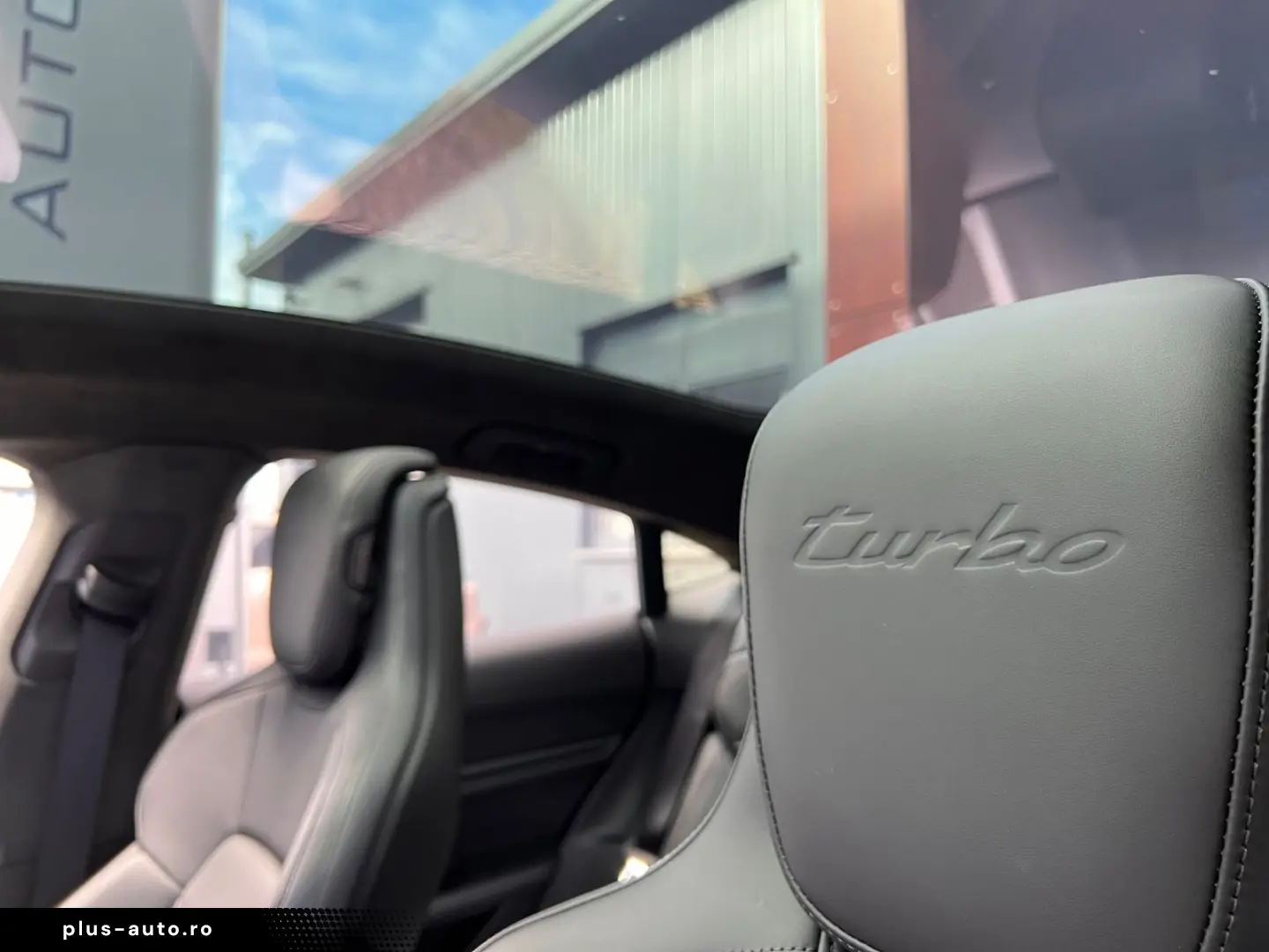 PORSCHE Taycan Turbo · Burmester · Hinterachs · Inno ·