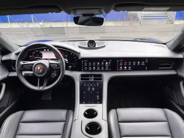 PORSCHE Taycan Turbo · Burmester · Hinterachs · Inno ·