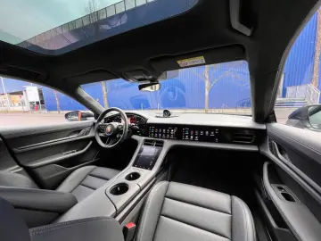 PORSCHE Taycan Turbo · Burmester · Hinterachs · Inno ·