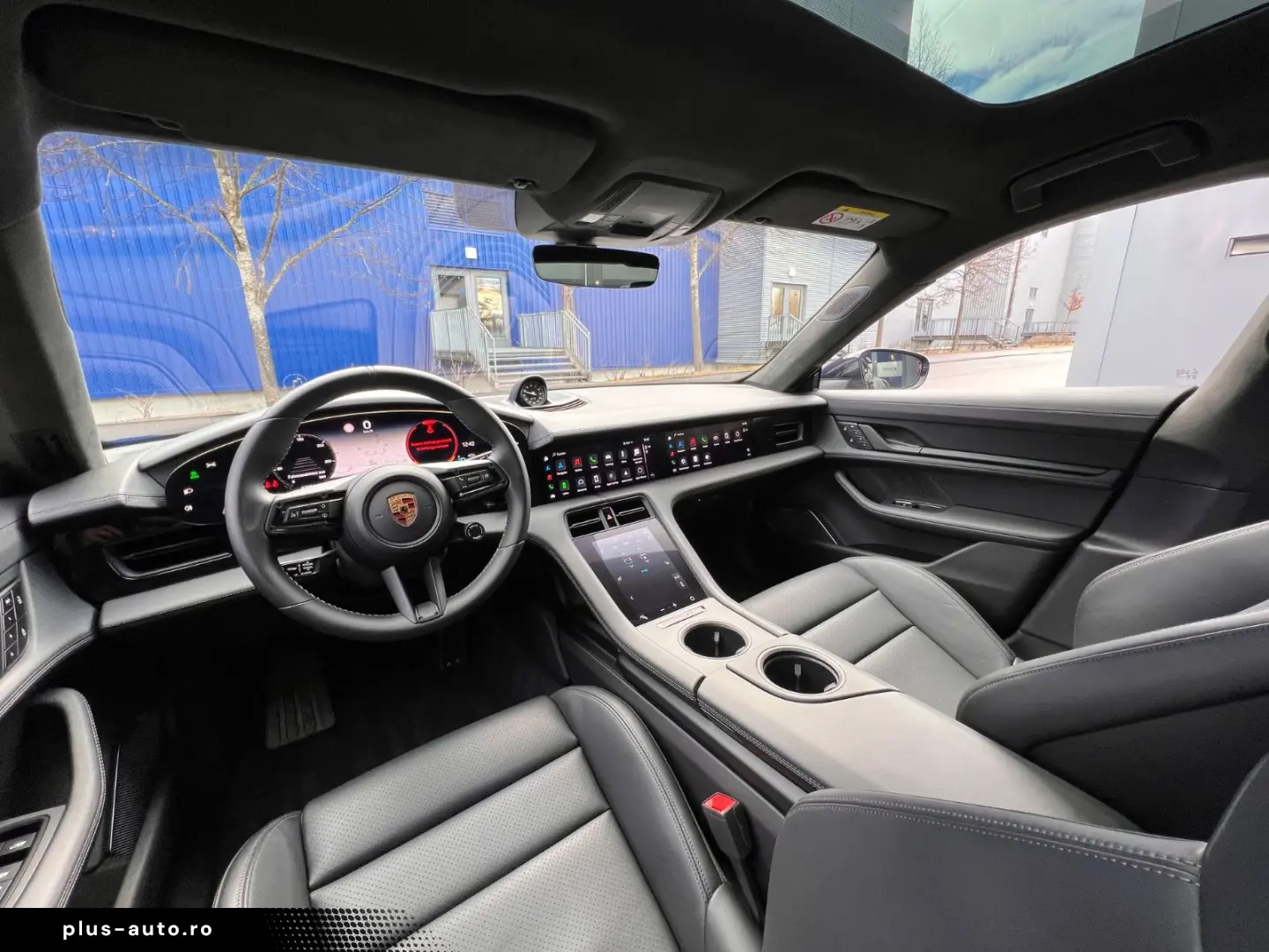 PORSCHE Taycan Turbo · Burmester · Hinterachs · Inno ·