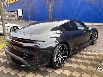 PORSCHE Taycan Turbo · Burmester · Hinterachs · Inno ·