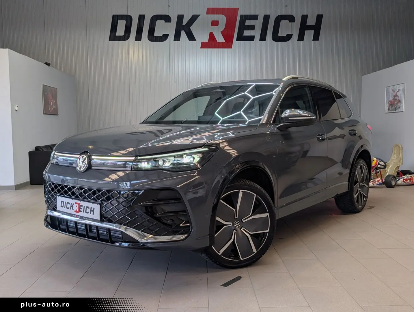 VW Tiguan 2.0TDI R-Line 4M Pano H K AHK Matrix 20