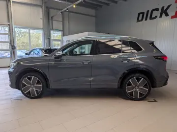 VW Tiguan 2.0TDI R-Line 4M Pano H K AHK Matrix 20