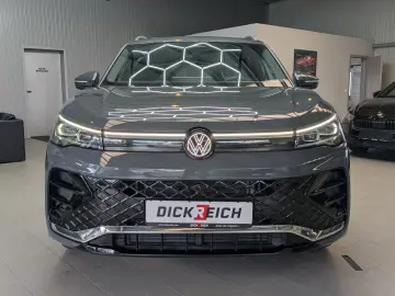 VW Tiguan 2.0TDI R-Line 4M Pano H K AHK Matrix 20