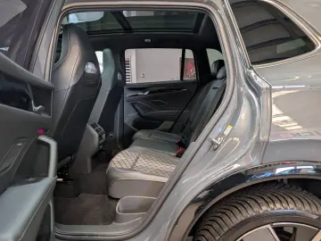 VW Tiguan 2.0TDI R-Line 4M Pano H K AHK Matrix 20
