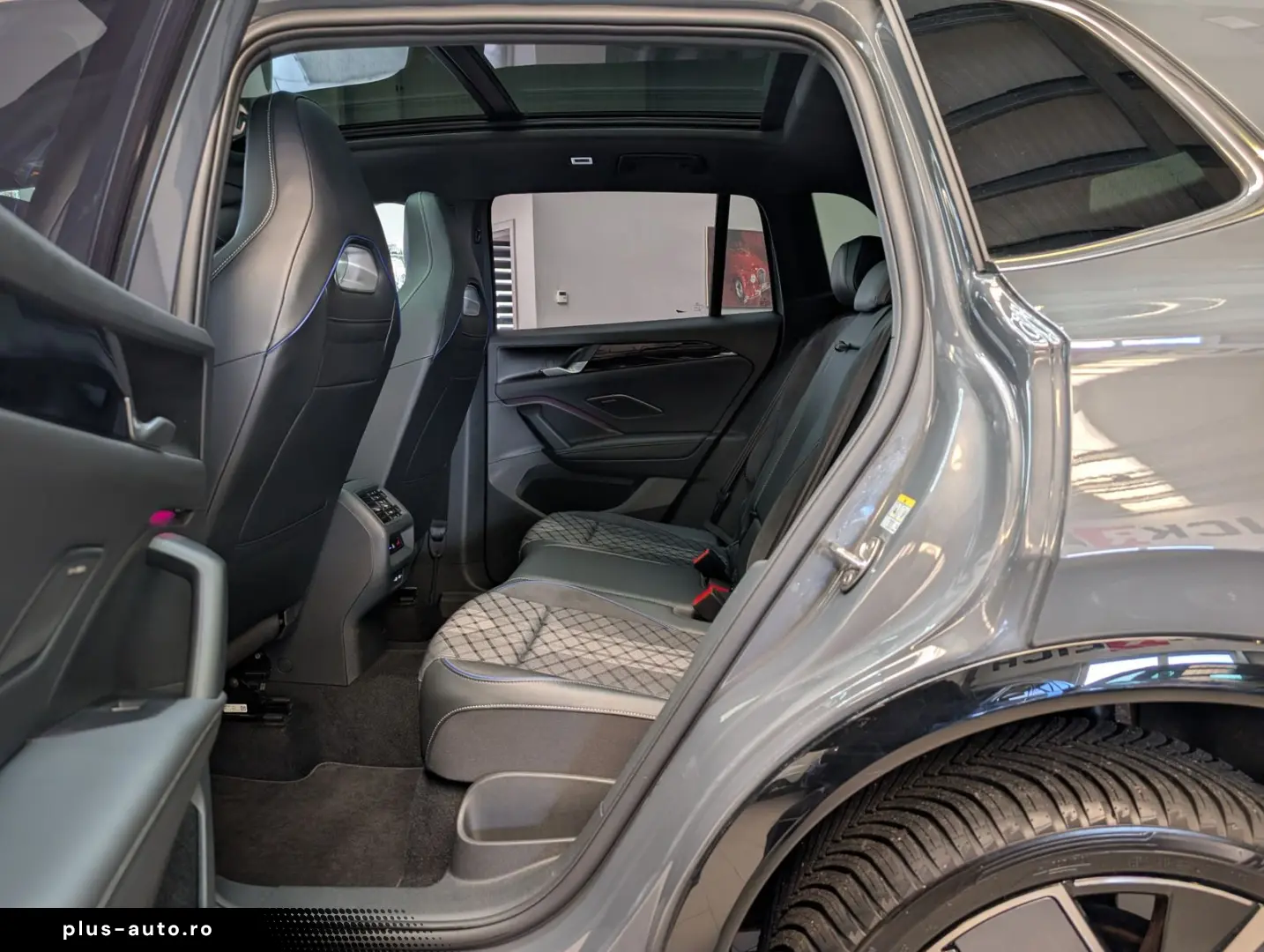 VW Tiguan 2.0TDI R-Line 4M Pano H K AHK Matrix 20