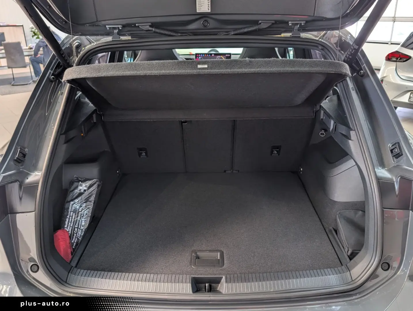 VW Tiguan 2.0TDI R-Line 4M Pano H K AHK Matrix 20