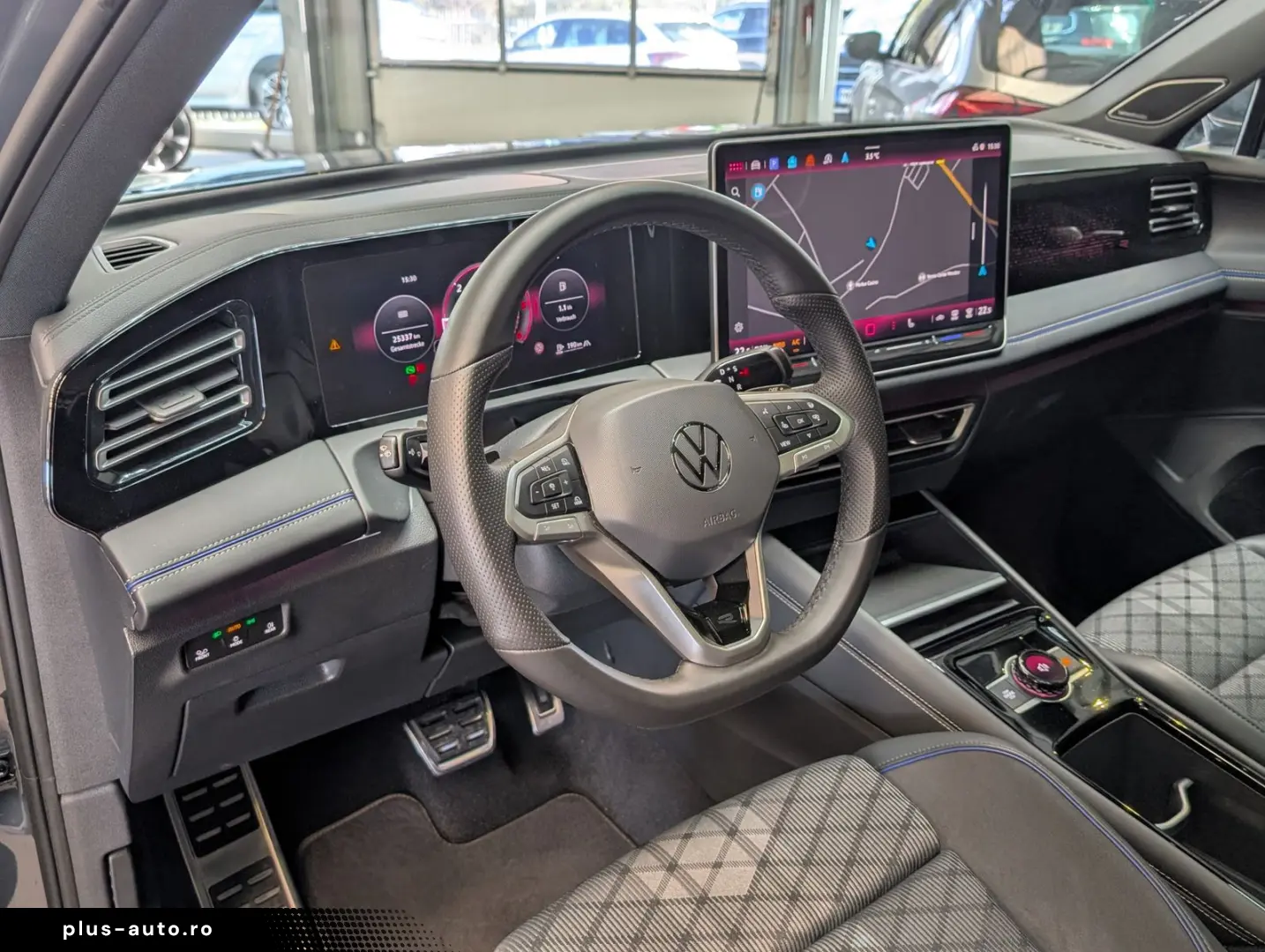 VW Tiguan 2.0TDI R-Line 4M Pano H K AHK Matrix 20
