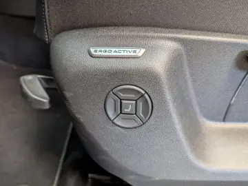 VW Tiguan 2.0TDI R-Line 4M Pano H K AHK Matrix 20
