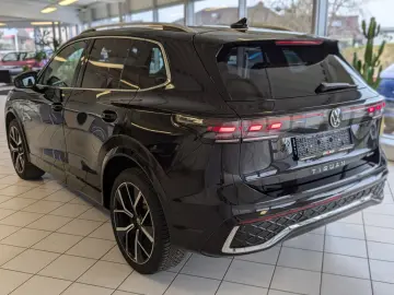 VW Tiguan 2.0TDI R-Line 4M Pano H K AHK Matrix 20
