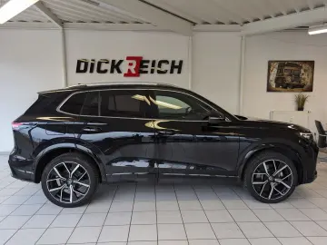 VW Tiguan 2.0TDI R-Line 4M Pano H K AHK Matrix 20